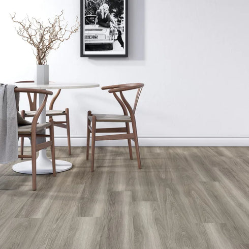 Amtico Click Smart Nordic Oak Flooring – A stylish, light grey wood-look vinyl plank with subtle grain patterns, adding a modern Scandinavian touch to any space. Scratch-resistant and durable. LuxeFloors Co.