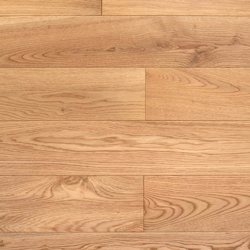 LuxeFloors Co. Richmond Engineered Oak – A premium natural oak flooring with a smooth UV lacquered finish. Showcasing its rich grain patterns and warm honey tones, this high-quality engineered wood is perfect for contemporary and classic interiors.